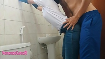 Amateur Couple'S Bathroom Rendezvous Caught On Camera
